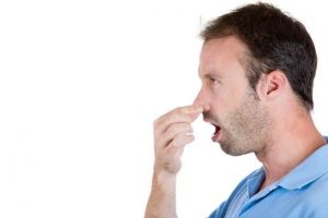 Как справиться с неприятным запахом изо рта?