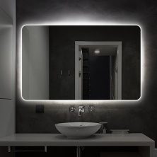 Для чего нужно зеркало с подсветкой в ванной комнате?
