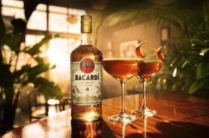 Какие существуют виды рома Bacardi, с чем и как его подают?