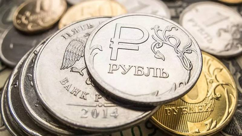 
Когда покупать рубль: финансист назвал лучшее время для операций                