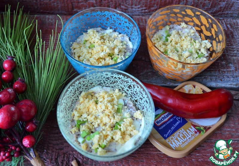 Салат с рисом и консервированной рыбой