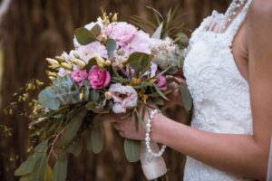 Букет невесты: обязательный элемент образа главной героини праздника