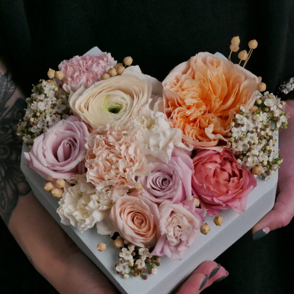 Букет свежих и красивых цветов: лучший подарок на 14 февраля