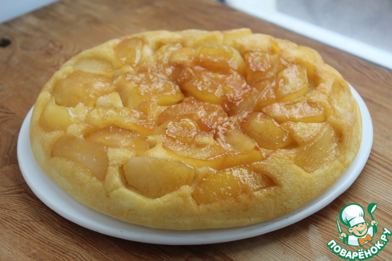 Яблочный пирог с карамелью на сковороде