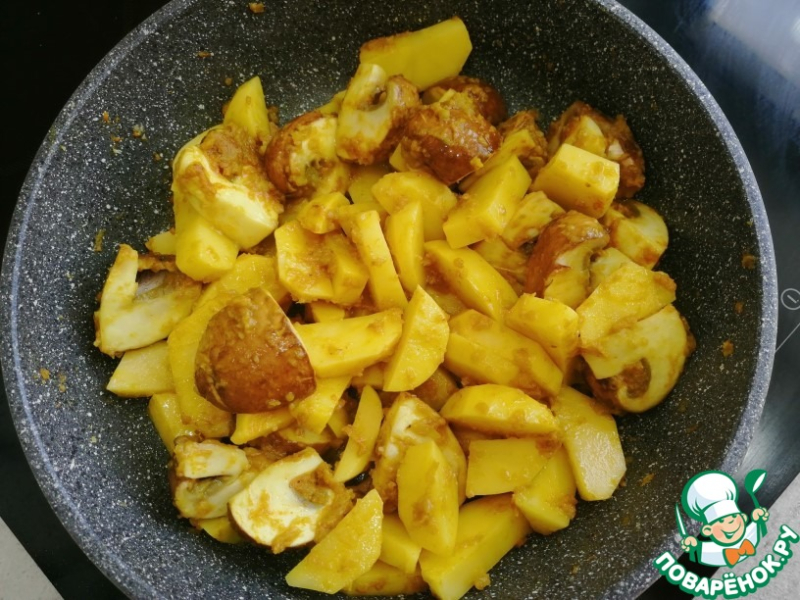 Картофельное карри с горохом и грибами