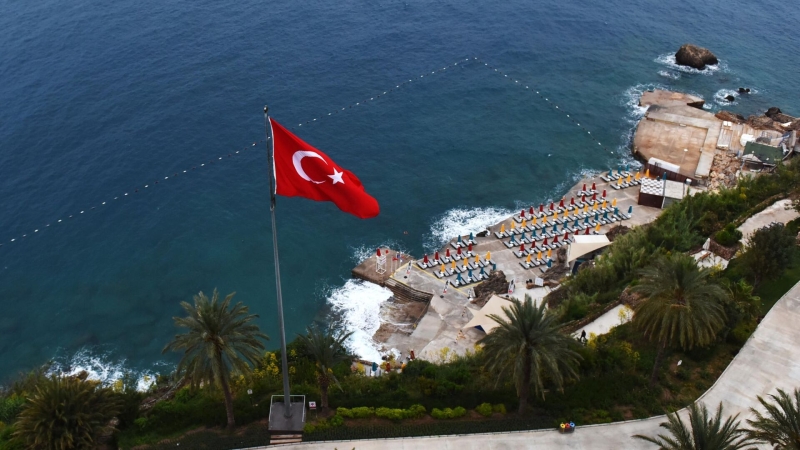 Глава МИД Турции заявил, что оппозиция отпугивает российских туристов