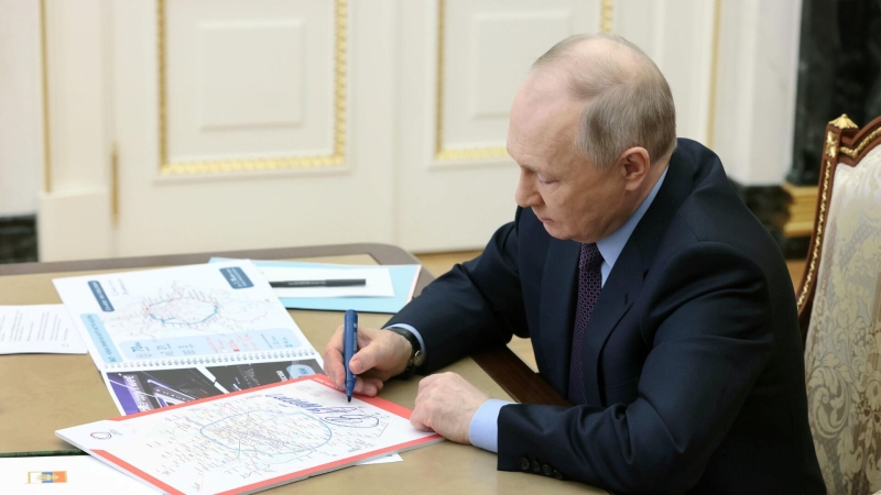 Путин поручил представить предложения по проектам морских курортов