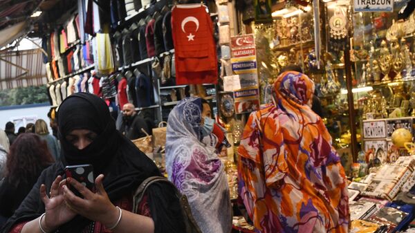 Город красивый, но непростой: популярные способы обмана туристов в Стамбуле