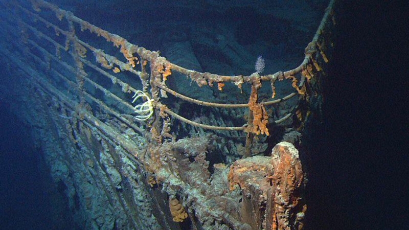 В США пропала связь с аппаратом для доставки туристов к "Титанику"