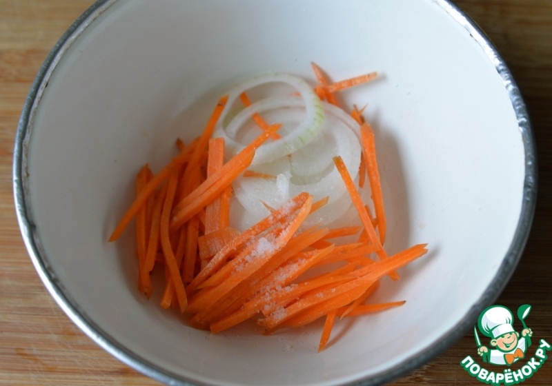 Корейский салат из индейки с овощами