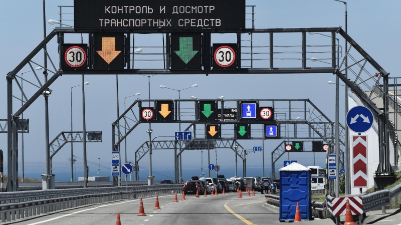 Опоздавшим к местам отдыха в Крыму туристам вернут деньги