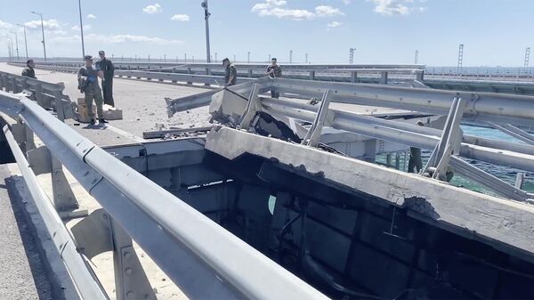 Сотни машин, застрявших у Крымского моста после теракта, смогли уехать