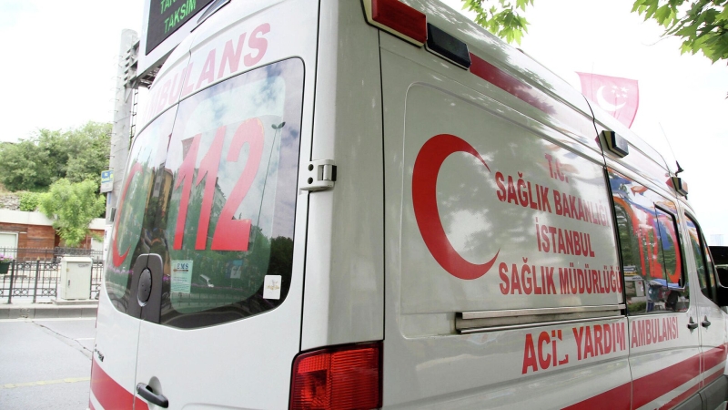В турецкой Аланье автобус с туристами попал в ДТП, есть погибшие