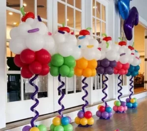 Яркое и оригинальное украшение воздушными шарами для вечеринок с друзьями