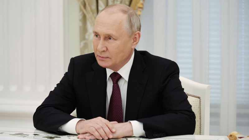 Путин поручил кабину подумать о мерах по развитию активного туризма
