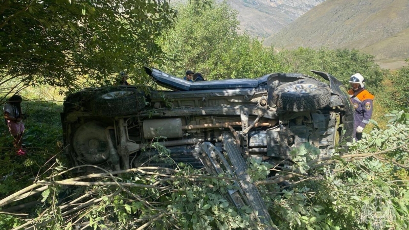 В Северной Осетии опрокинулась машина с туристами