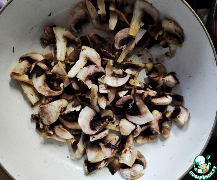 Мясной рулет с грибами