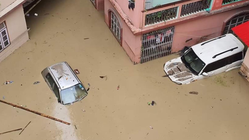 Застрявших из-за наводнения в Индии россиян эвакуируют вертолетами