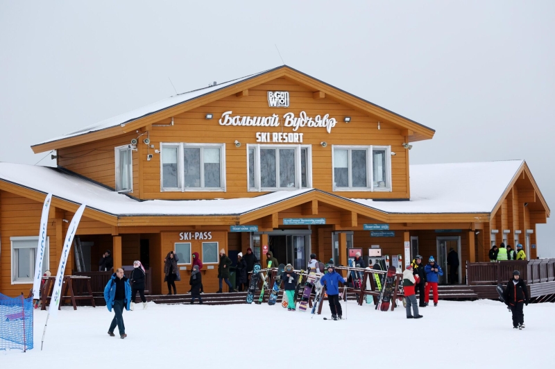 Названы лучшие горнолыжные курорты и отели России