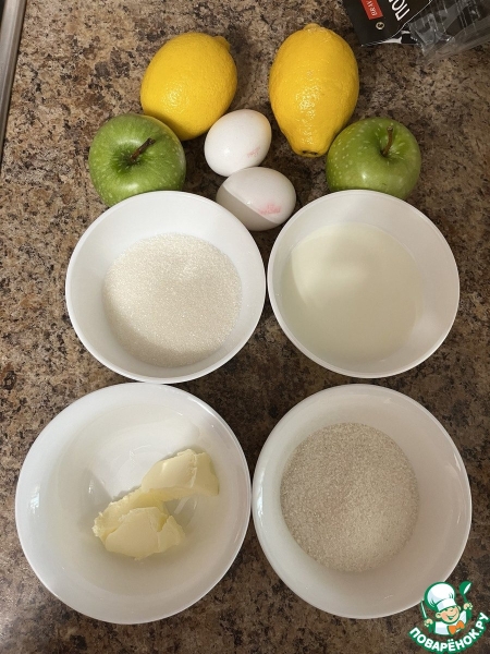 Пудинг из рисовой поленты с лимоном и корицей и яблоками