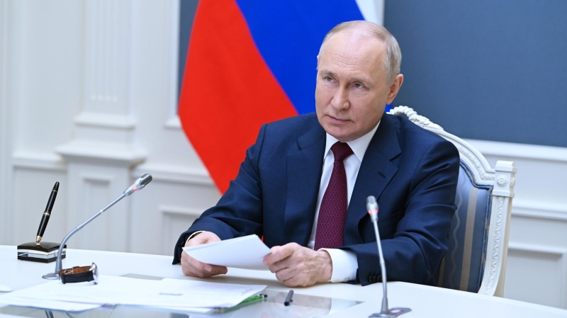 Путин поручил выделить средства на развитие туризма в нацпарках ДФО