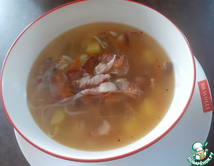 Суп с ростками сои и полентой