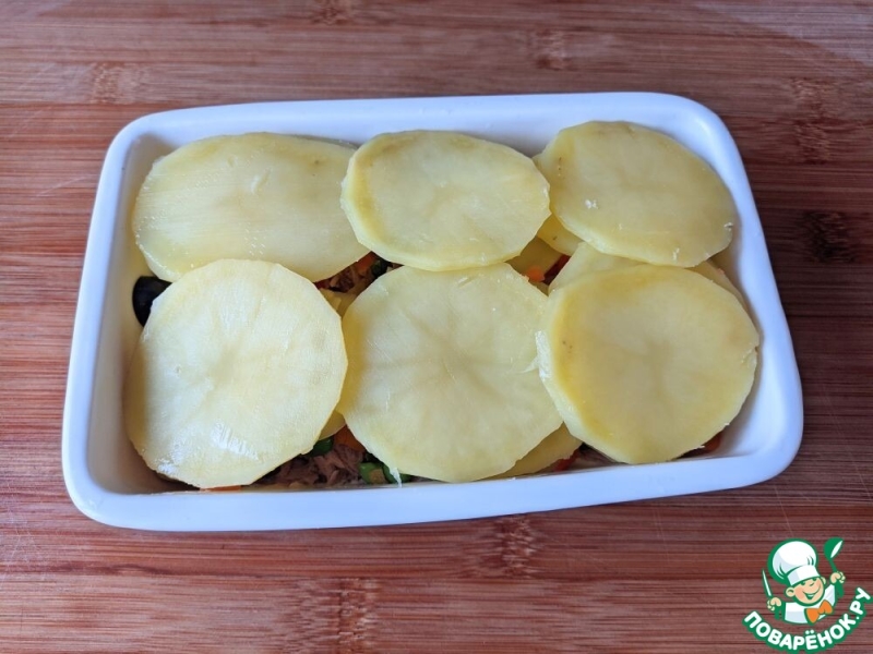 Гратен из картофеля, овощей и тунца