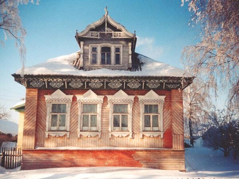 Названы семь мест в России для путешествия за зимней сказкой