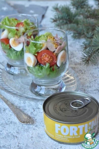 Порционный салат с тунцом
