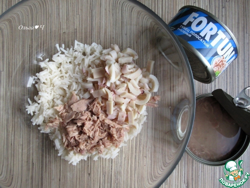 Рисовый салат "Тунец и кальмары"