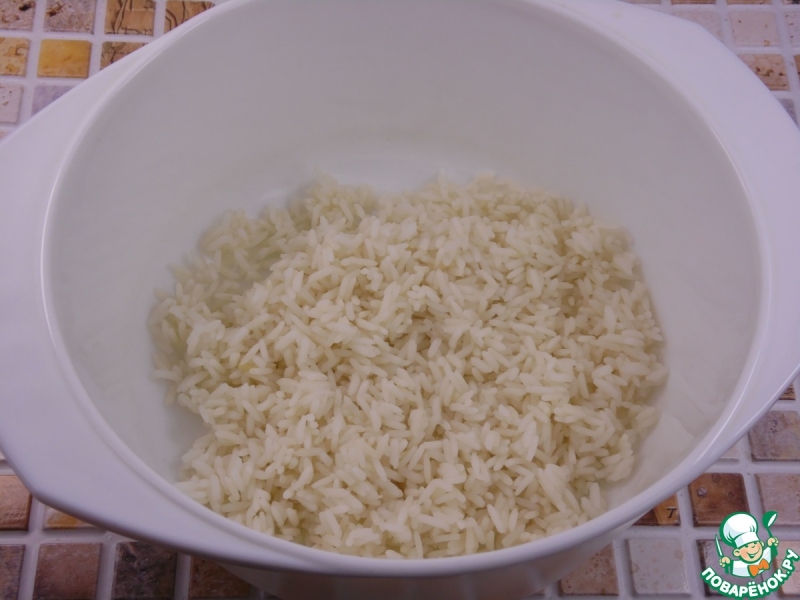 Рыбно-рисовый салат с кукурузой