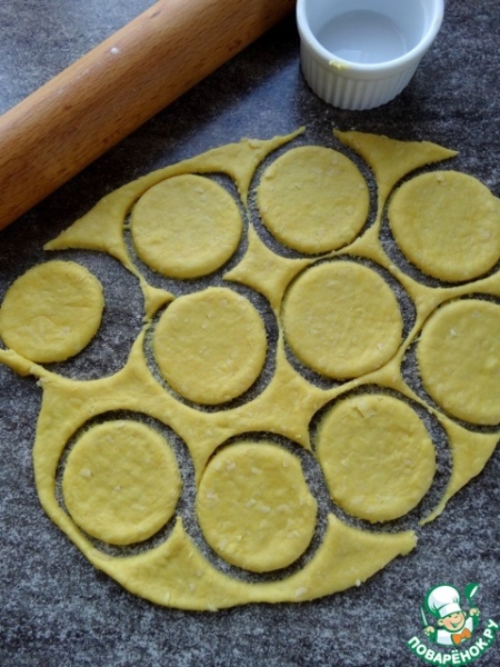 Сырное печенье с начинкой из тунца