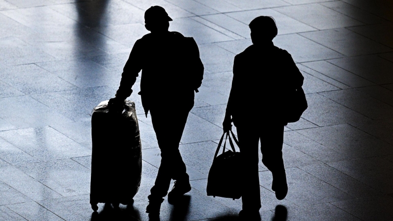 В московских аэропортах задержали или отменили более 30 рейсов