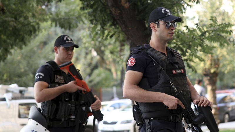 В Стамбуле задержали подозреваемых в нападении на туристов, пишут СМИ