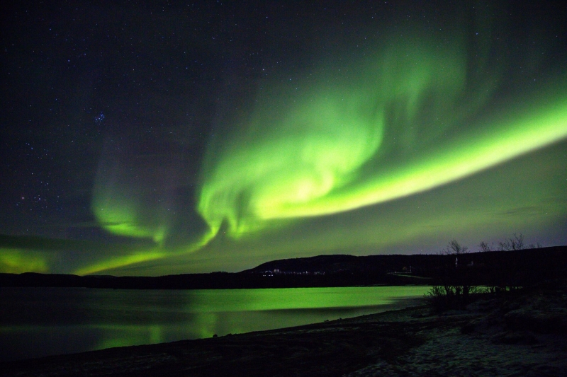 Зеленый дракон в ночном небе: куда и когда ехать за полярным сиянием