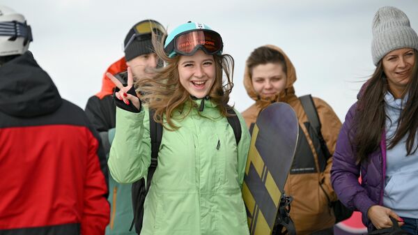 Горнолыжный курорт Домбай для новичков и профи: гид по зимнему отдыху