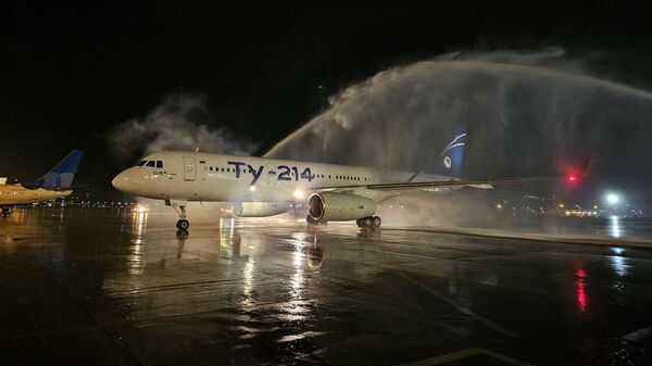 В Сочи приземлился первый пассажирский рейс, выполненный на Ту-214