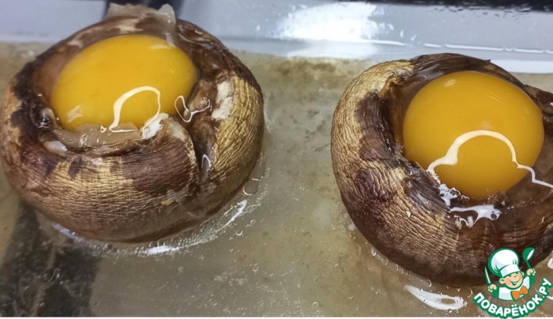 Фаршированные шампиньоны с перепелиными яйцами
