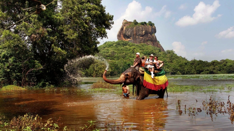 Шри-Ланка продлила бесплатные визы для россиян