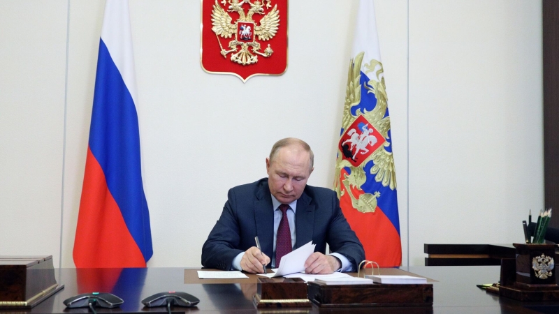 Путин поручил создать условия для экотуризма в нацпарках