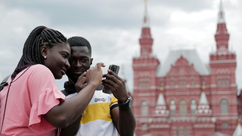 Более 120 тысяч иностранцев приехали в Россию по электронной визе
