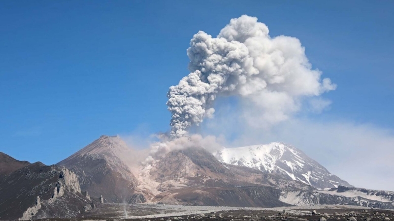 МЧС на Камчатке рекомендует воздержаться от восхождений на пять вулканов