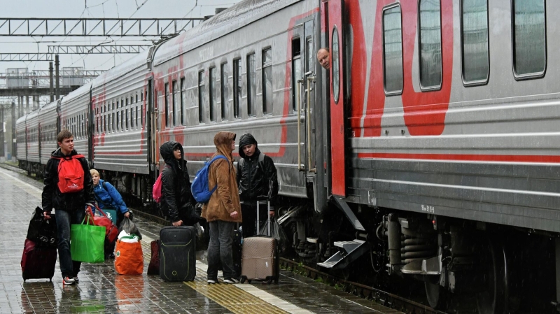Названо число задержанных поездов, следовавших в Сочи