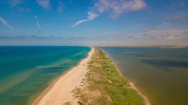 Названы пять лучших диких пляжей на юге России