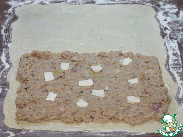 Пирог с индейкой, картофелем и луком