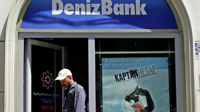 Российские клиенты турецкого DenizBank пожаловались на закрытие счетов