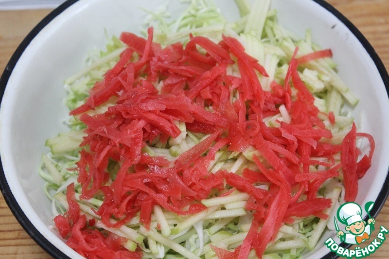 Салат из капусты с маринованным имбирем