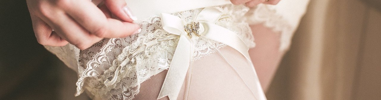 Банкетный зал на свадьбу, день рожденияили фуршет в ресторане QUZU в Анталии Подвязка невесты