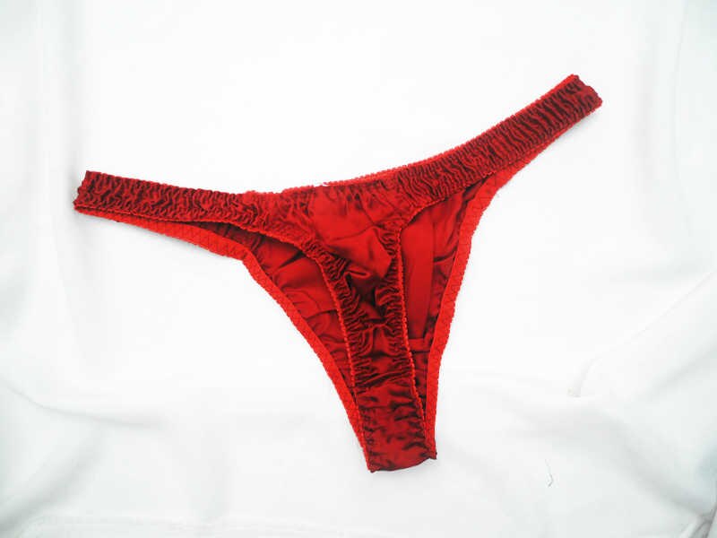 Стринги: история пикантного появления