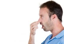 Как справиться с неприятным запахом изо рта?